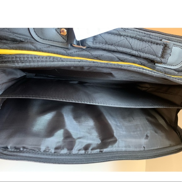 ✨NWT✨ Alpha Phi Laptop Crossbody Case Bag - Picture 4 of 7